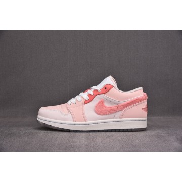 [CJ] 조던1 로우 SE 우먼스 마이티 스우셔 핑크 (여성용)