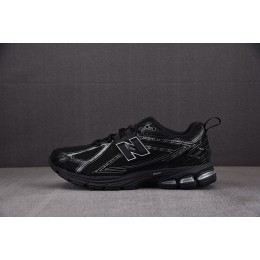 [M] 뉴발란스 1906R 트리플 블랙 (남여공용)