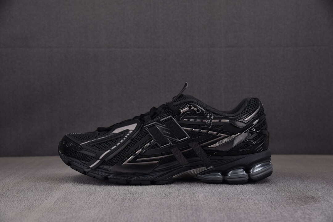 [M] 뉴발란스 1906A 블랙 실버 메탈릭 (남여공용)