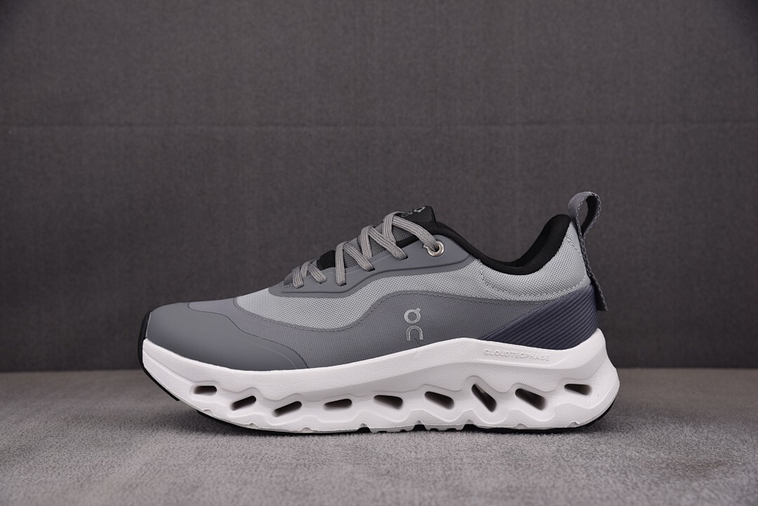 [순원] 로에베 x 온 러닝 클라우드틸트2 러닝화 그레이 (남여공용)