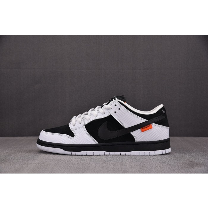 [M] 타이트부스 x 나이키SB 덩크 로우 프로 블랙 앤 화이트 (남성용)