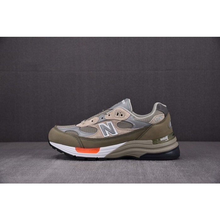 [ZH] 더블탭스 x 뉴발란스 992 올리브 (남여공용)