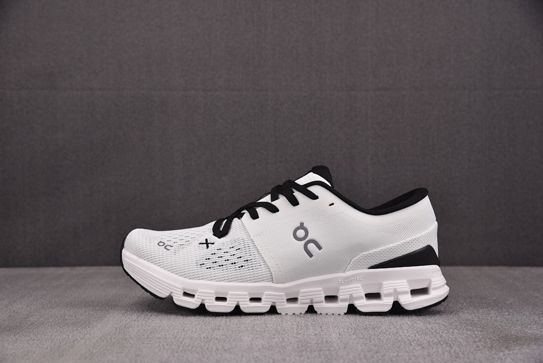 [순원] 온 러닝 클라우드X4 트레이닝화 아이보리 블랙 (남여공용)