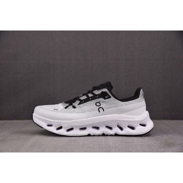 [순원] 온 러닝 클라우드틸트 러닝화 블랙 아이보리 (남여공용)