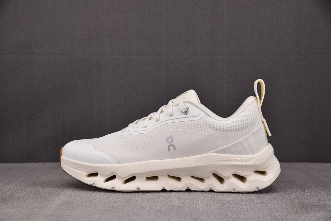 [M] 로에베 x 온 러닝 클라우드틸트2 러닝화 올 화이트 (남여공용)