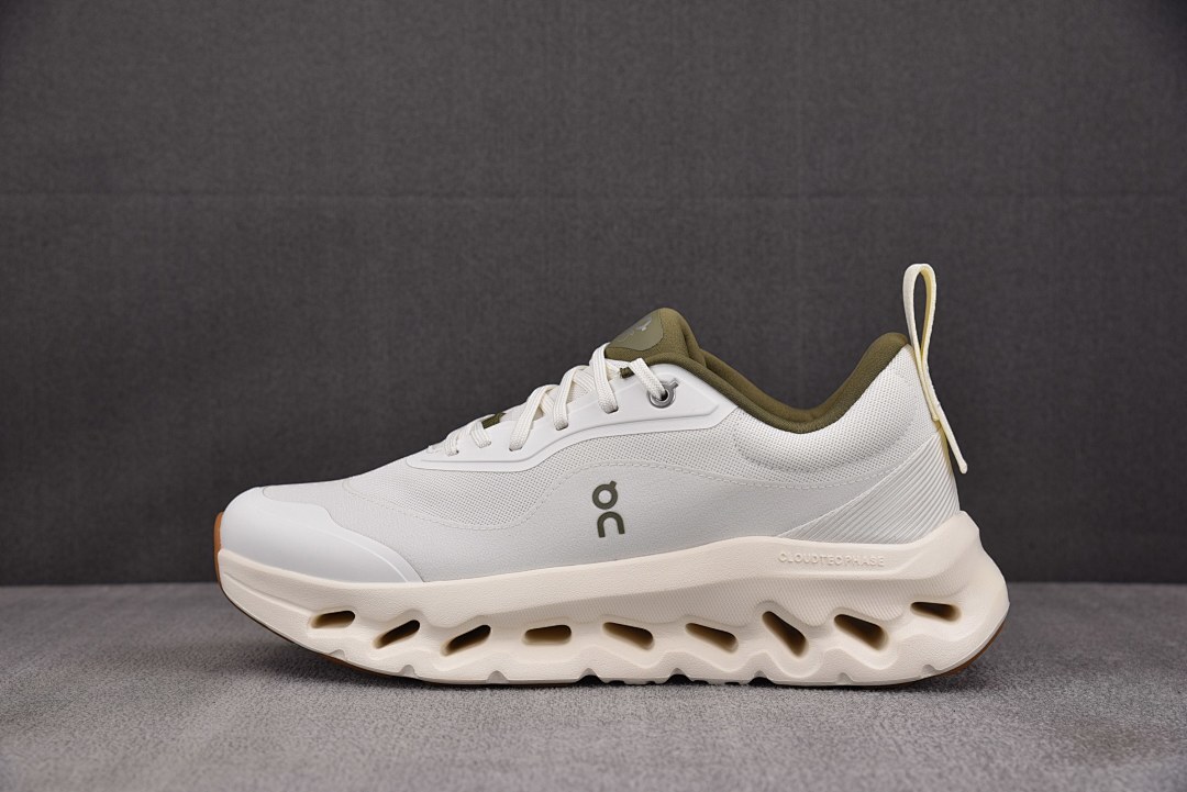 [M] 로에베 x 온 러닝 클라우드틸트2 러닝화 화이트 카키 그린 (남여공용)