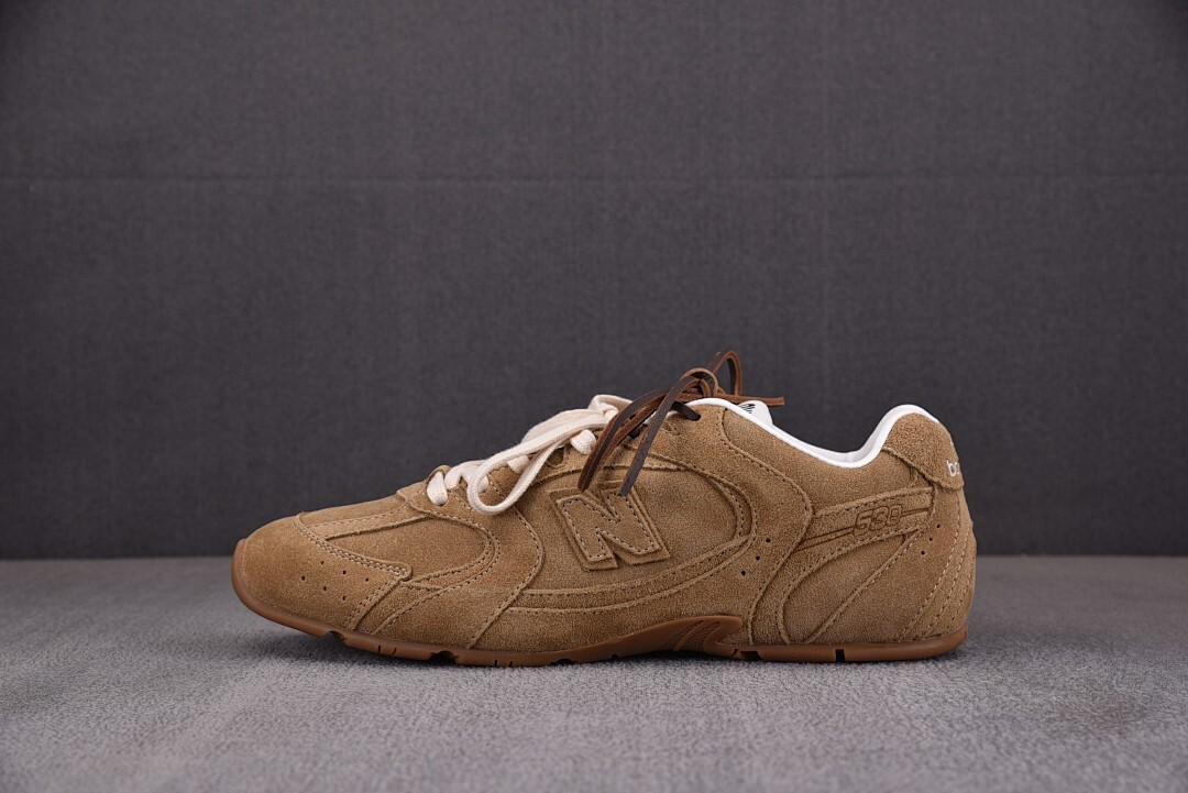 [GD] 미우미우 x 뉴발란스 530 스웨이드 스니커즈 에크루 (남여공용)