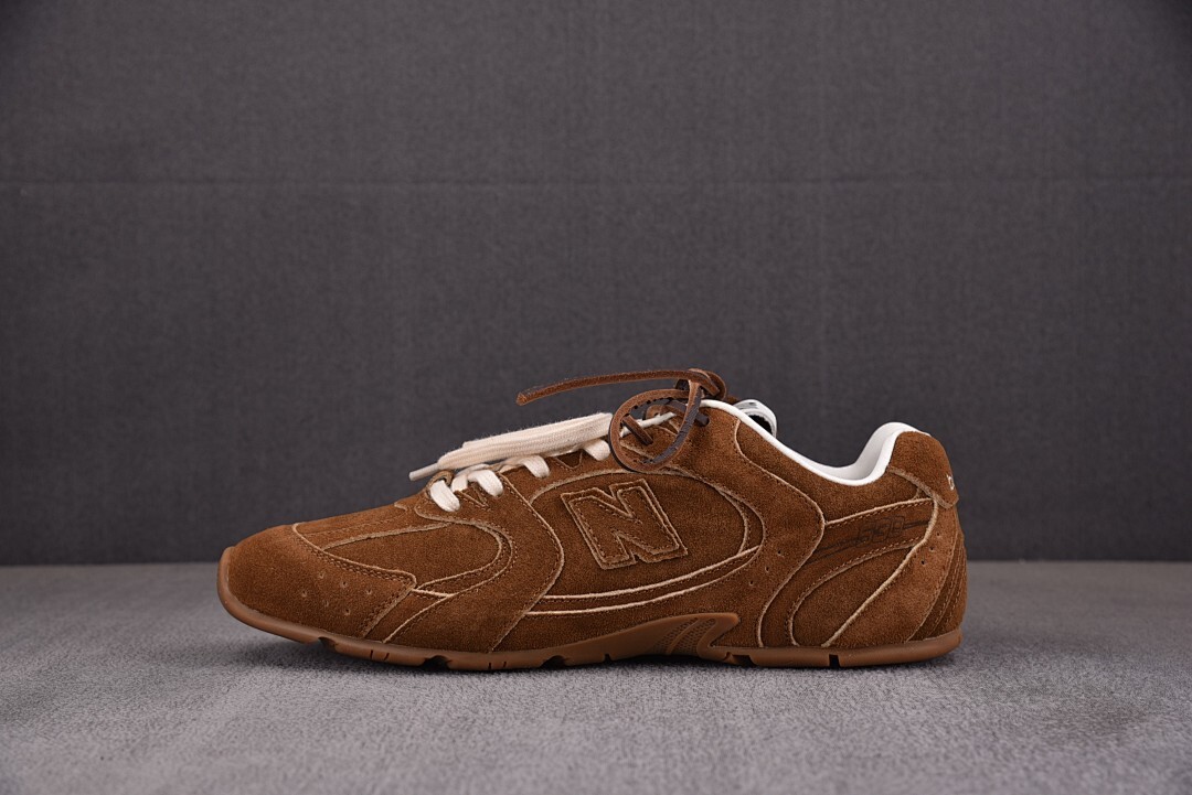 [GD] 미우미우 x 뉴발란스 530 스웨이드 스니커즈 시나몬 (남여공용)