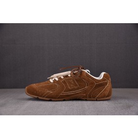 [GD] 미우미우 x 뉴발란스 530 스웨이드 스니커즈 시나몬 (남여공용)