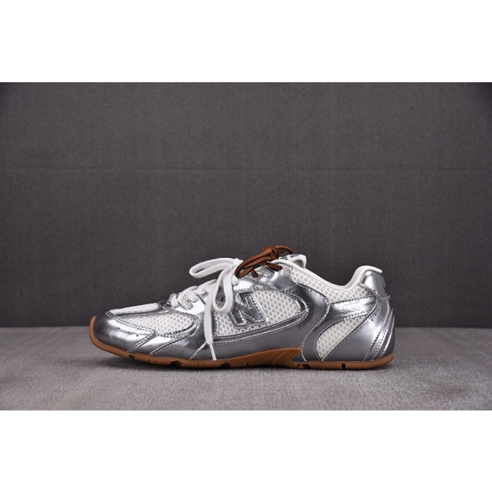 [GD] 미우미우 x 뉴발란스 530 SL 스니커즈 메탈릭 실버 (남여공용)