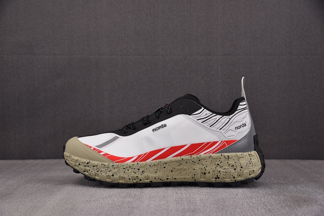 [M] 레이 자합 x 노다 001 트레일 런닝화 마그마 (남성용)