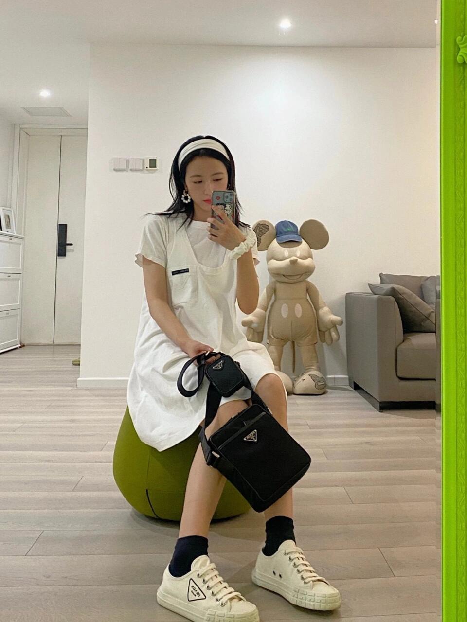 [블프] 프라다 크로스 숄더백 블랙 (남성 가방)